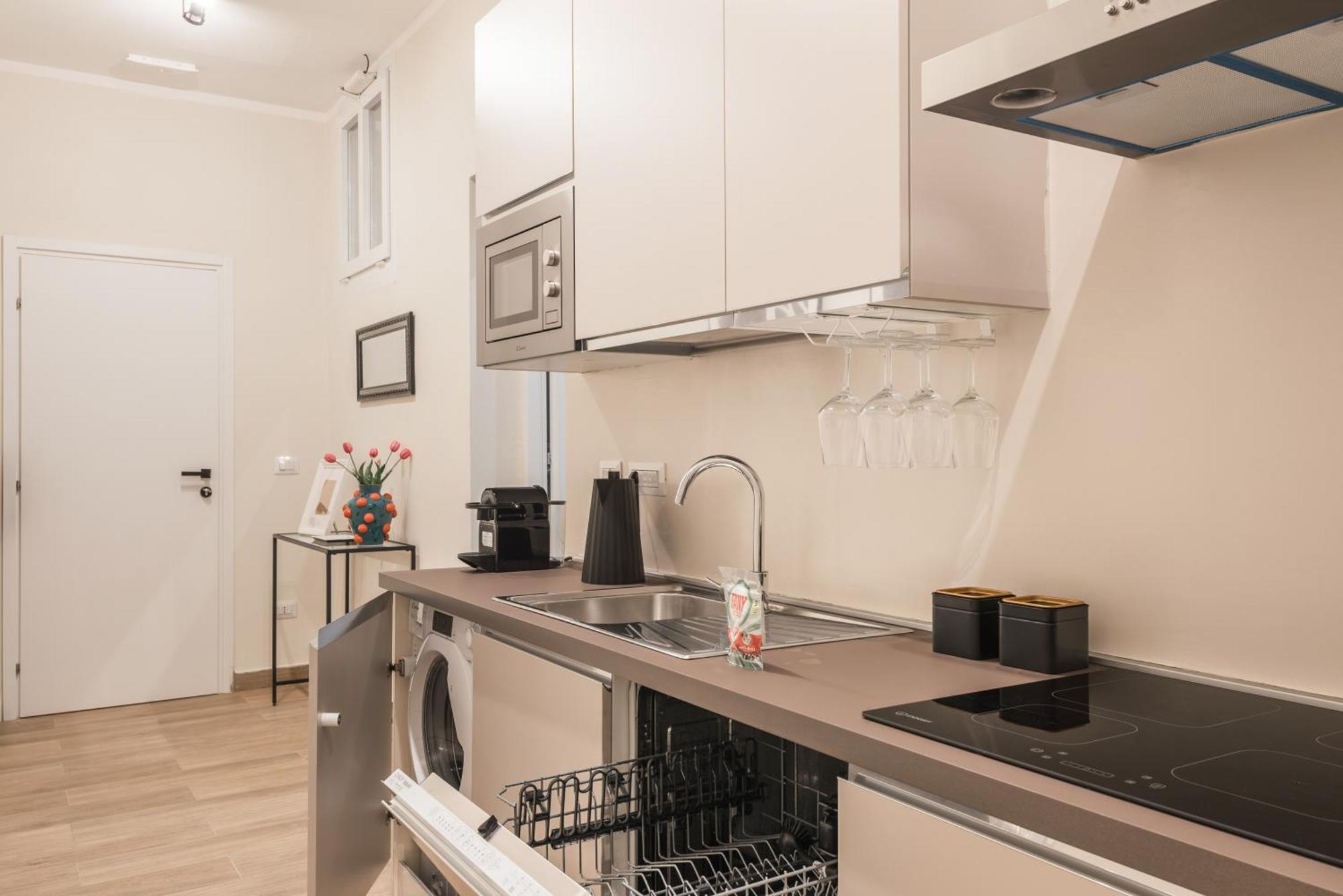 C3 Top Class Apartment, 2 Camere Da Letto, 2 Bagni, Giardino Distante 15 Minuti A Piedi Da Fontana Di Trevi Rome Extérieur photo